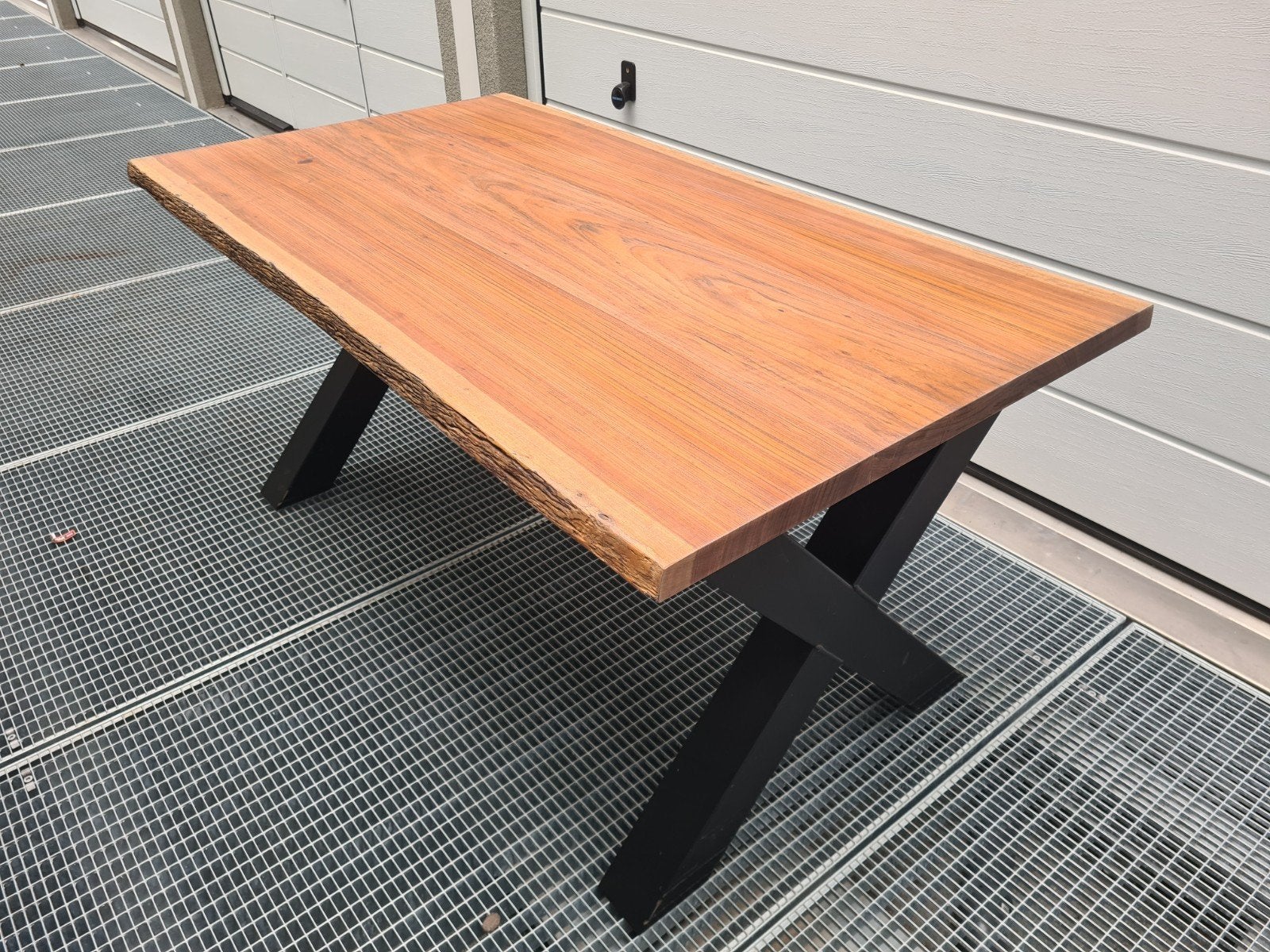 Prachtige boomstamtafel / eettafel als nieuw. Massieve tafel, Huis en Inrichting, Tafels | Eettafels, Ophalen, 50 tot 100 cm, Zo goed als nieuw