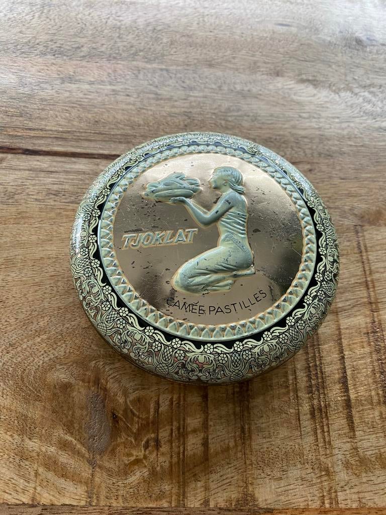 Vintage Tjoklat Pastilles Blik - Art Nouveau Stijl, Antiek en Kunst, Ophalen of Verzenden