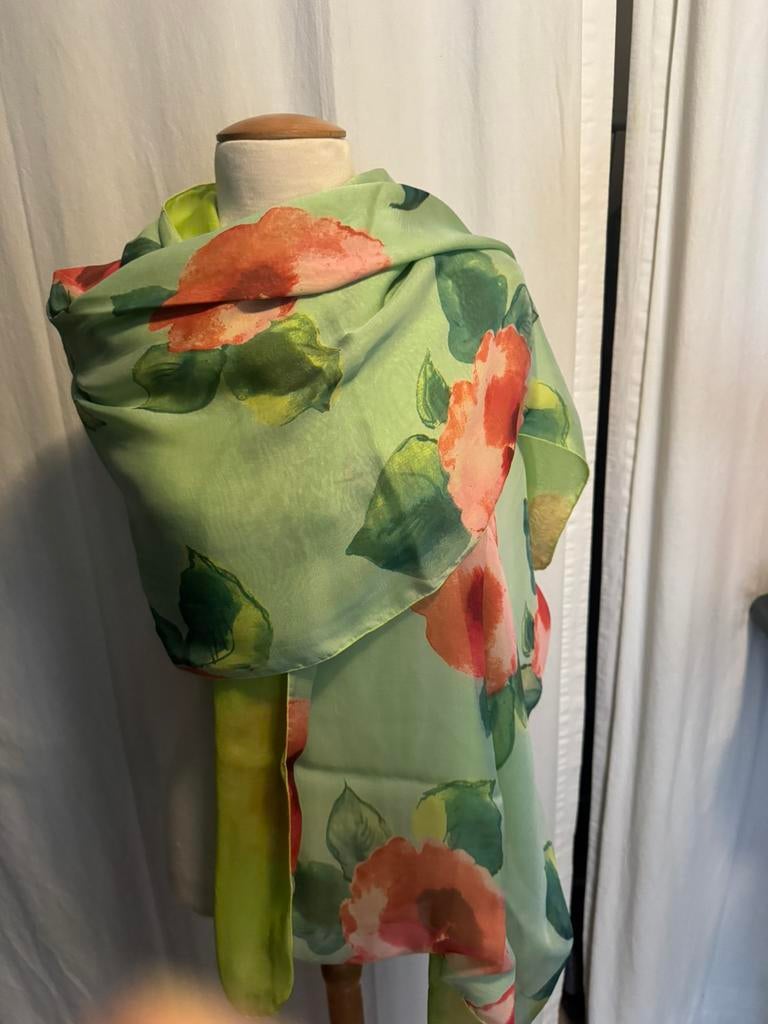 Diverse sjaals alle zgan. Zijde, viscose en meer., Kleding | Dames, Mutsen, Sjaals en Handschoenen, Ophalen of Verzenden, Zo goed als nieuw