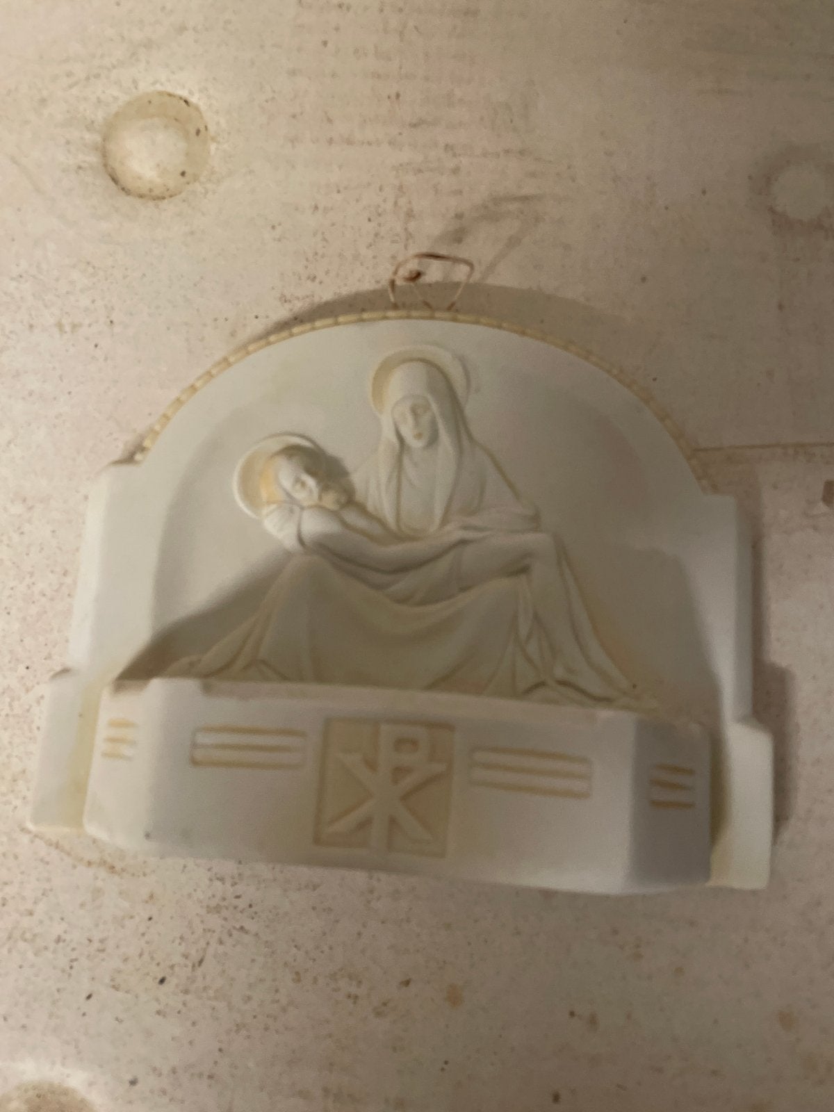 Antiek Heiligwaterbakje Piëta - Maria met Jezus, Ophalen