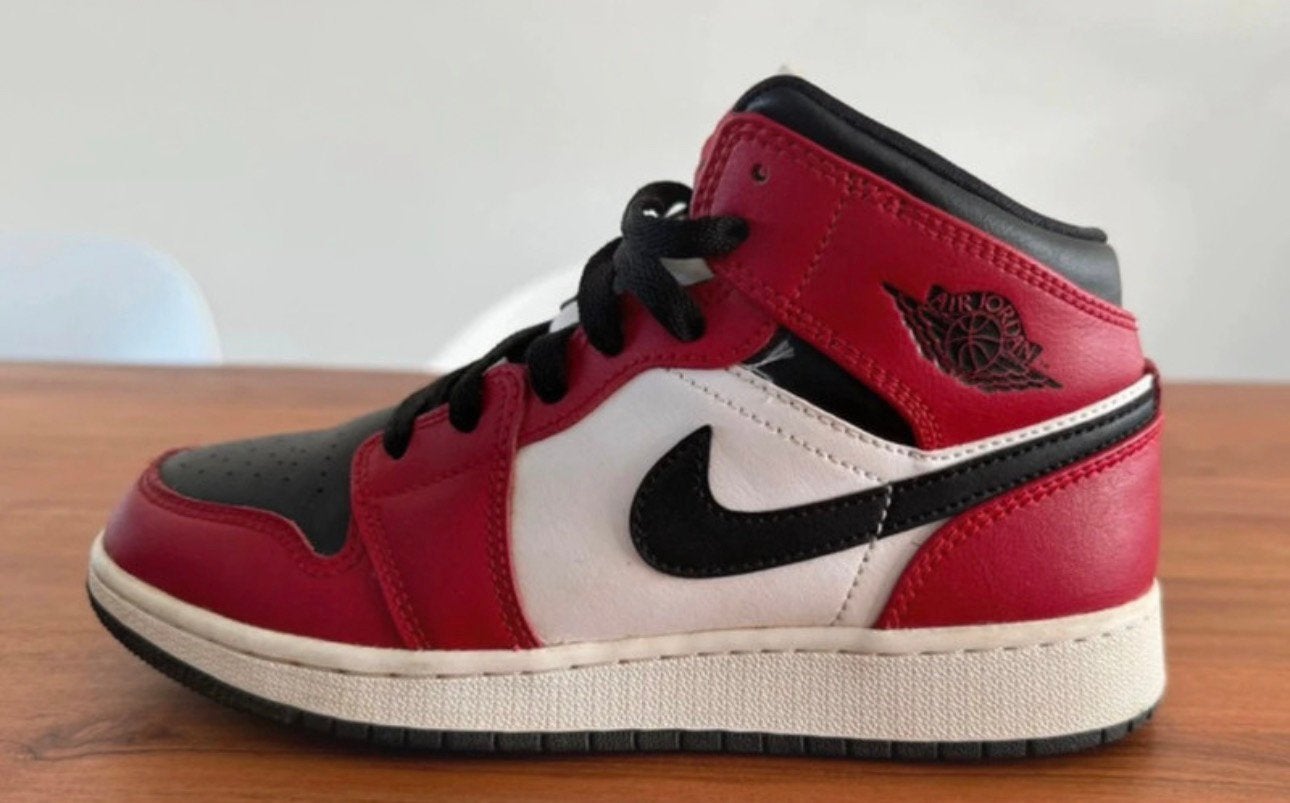 Nike Jordan 1 MID, Verzenden, Rood, Sneakers of Gympen, Zo goed als nieuw