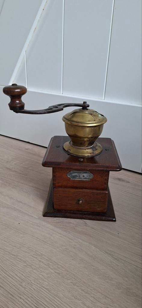 Koffiemolen, Ophalen