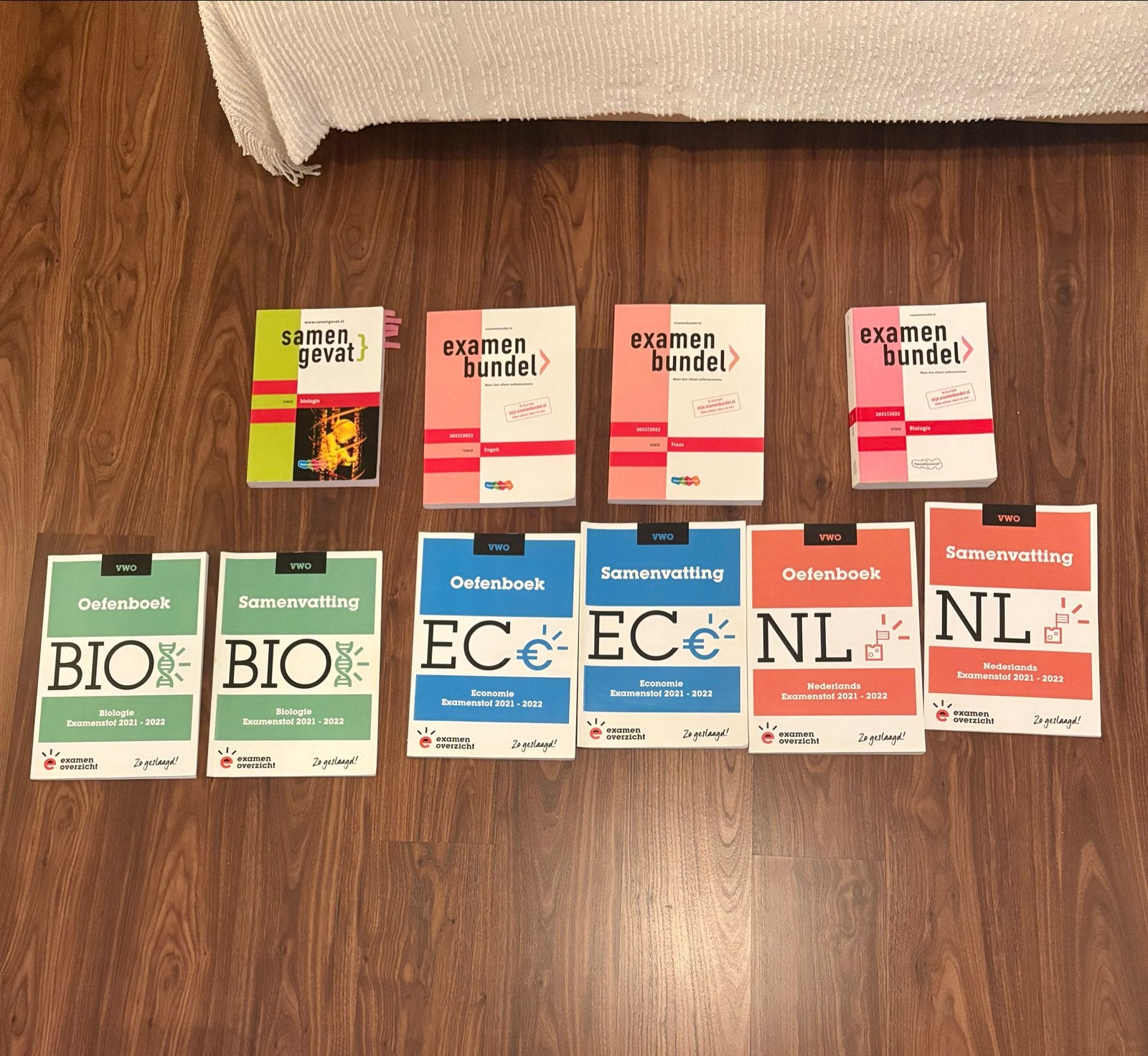 Complete set VWO examenbundels en oefenboeken 2021-2023, Ophalen of Verzenden, Zo goed als nieuw, VWO, Biologie
