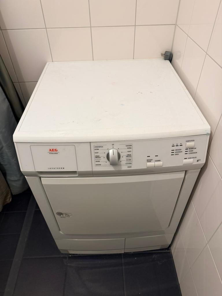 Aeg condensdroger defect gratis, Witgoed en Apparatuur, Wasdrogers, Ophalen, 6 tot 8 kg, Zo goed als nieuw, 85 tot 90 cm
