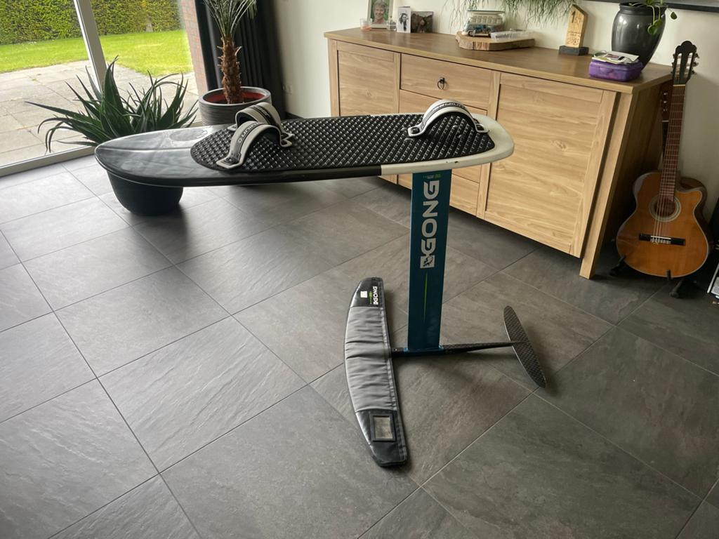 Carbon kite foil board (of wake / pump foil), Watersport en Boten, Kitesurfen, Foil, Ophalen of Verzenden, 15 m²