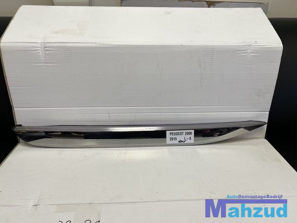 PEUGEOT 2008 Links achter deur chrome strip 2013-2019 980640, Auto-onderdelen, Taurusavenue 1
2132 LS  Hoofddorp, NL, Gebruikt