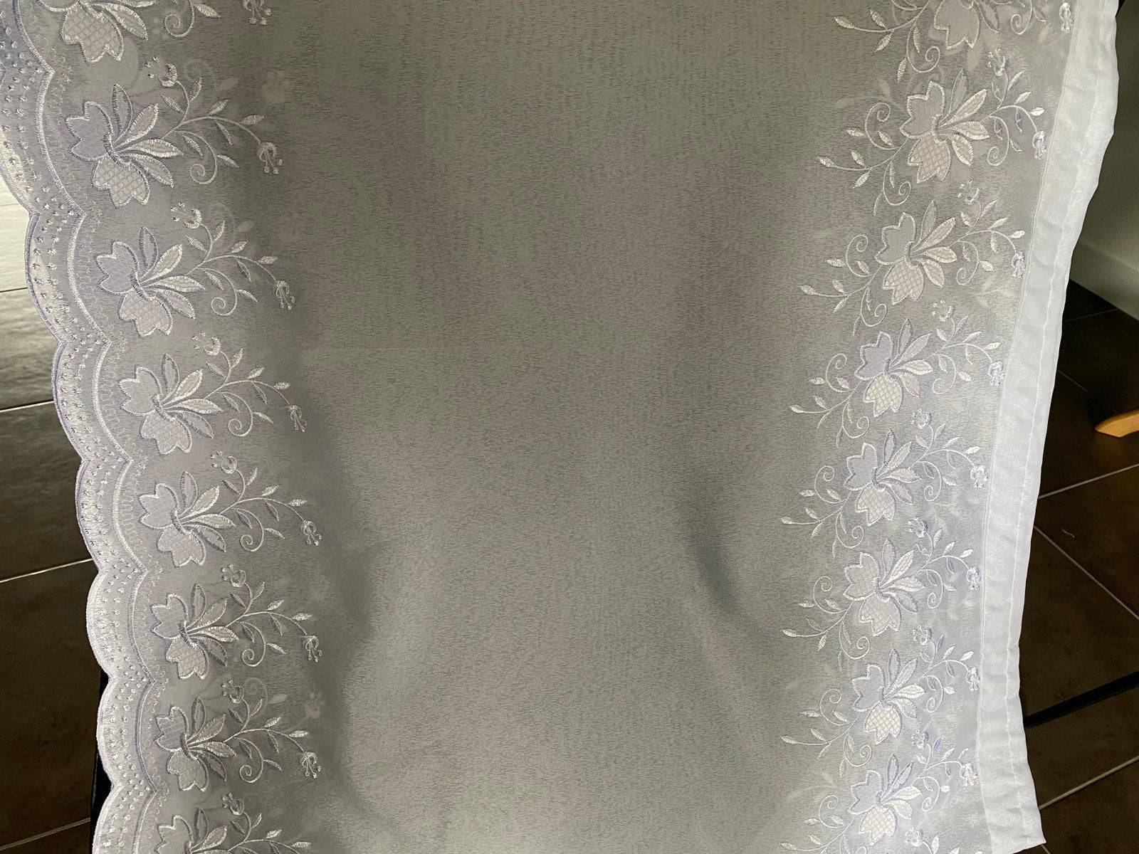 Elegante witte vitrage  stof met bloemenborduursel, Ophalen of Verzenden, Zo goed als nieuw, Wit, Vitrage