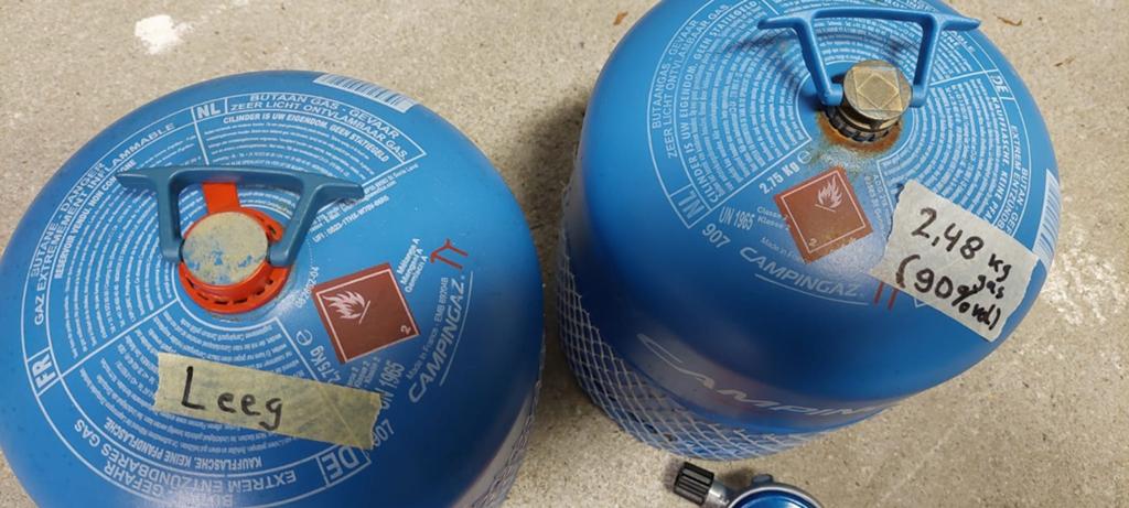2x campingaz gasflessen 907 2,75kg, Caravans en Kamperen, Ophalen, Zo goed als nieuw