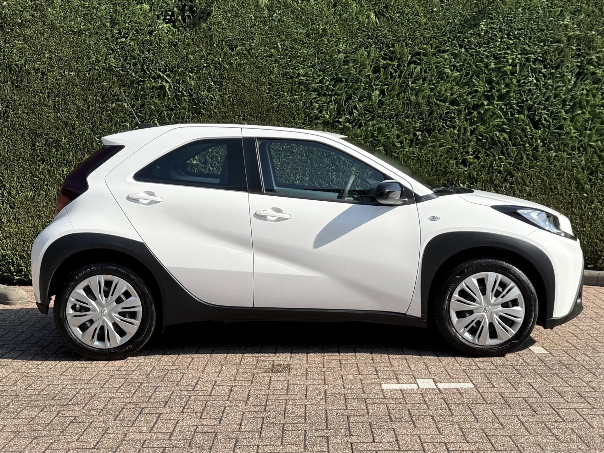 Toyota Aygo X 1.0 VVT-i MT Play | Carplay | Camera | Fabriek, Stof, Gebruikt, 920 kg, 4 stoelen