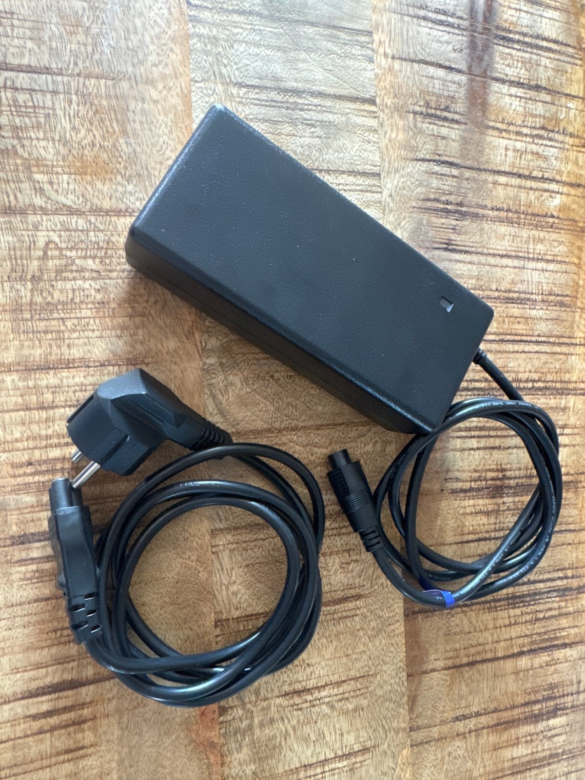 E-Bike Li-ion Batterijlader 42V 2A, Ophalen of Verzenden, Gebruikt