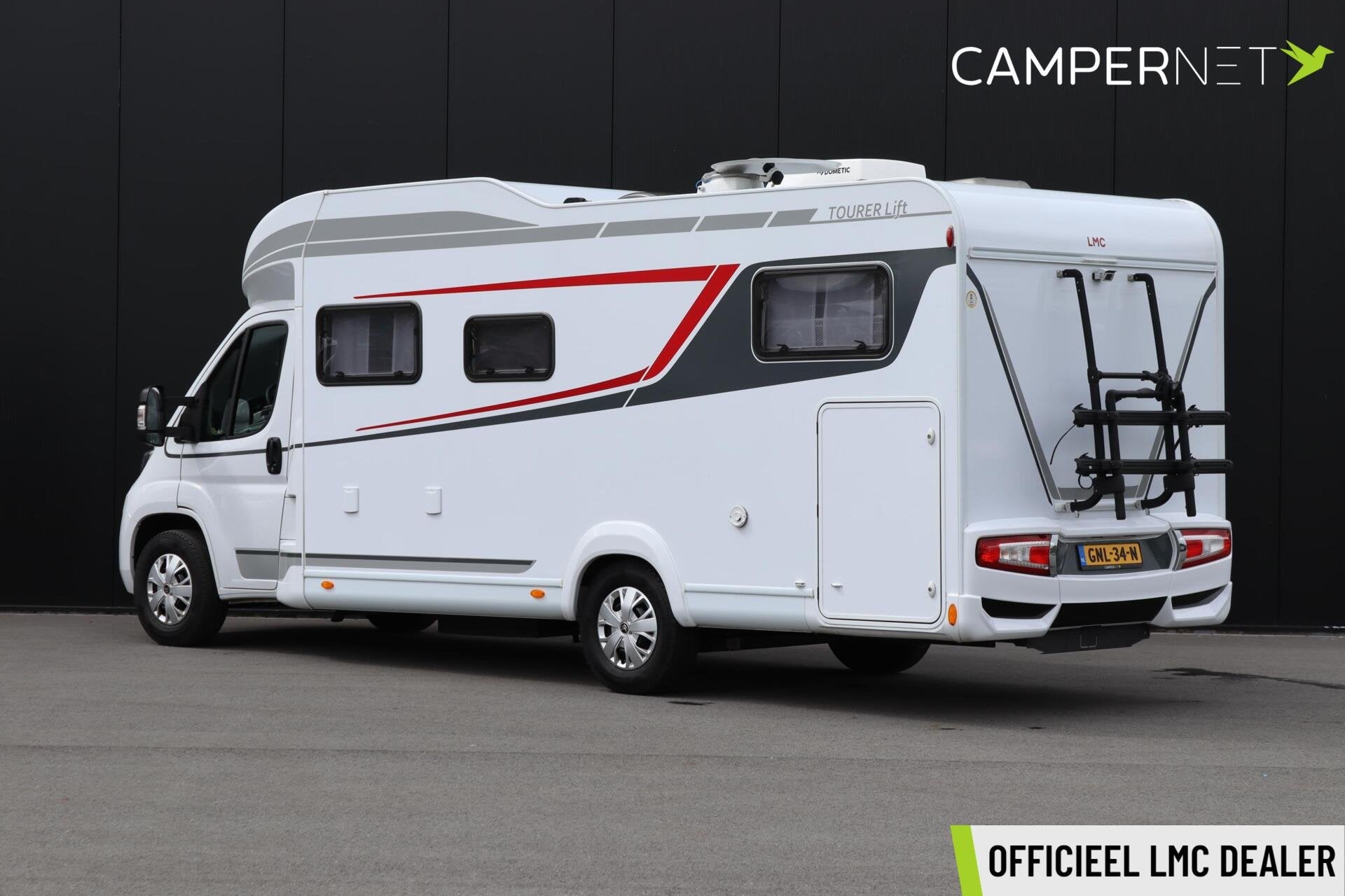 Lmc Tourer Lift 730 165PK | Lengtebedden | Gescheiden douche, Achteruitrijcamera, 7 tot 8 meter, Bedrijf, Half-integraal