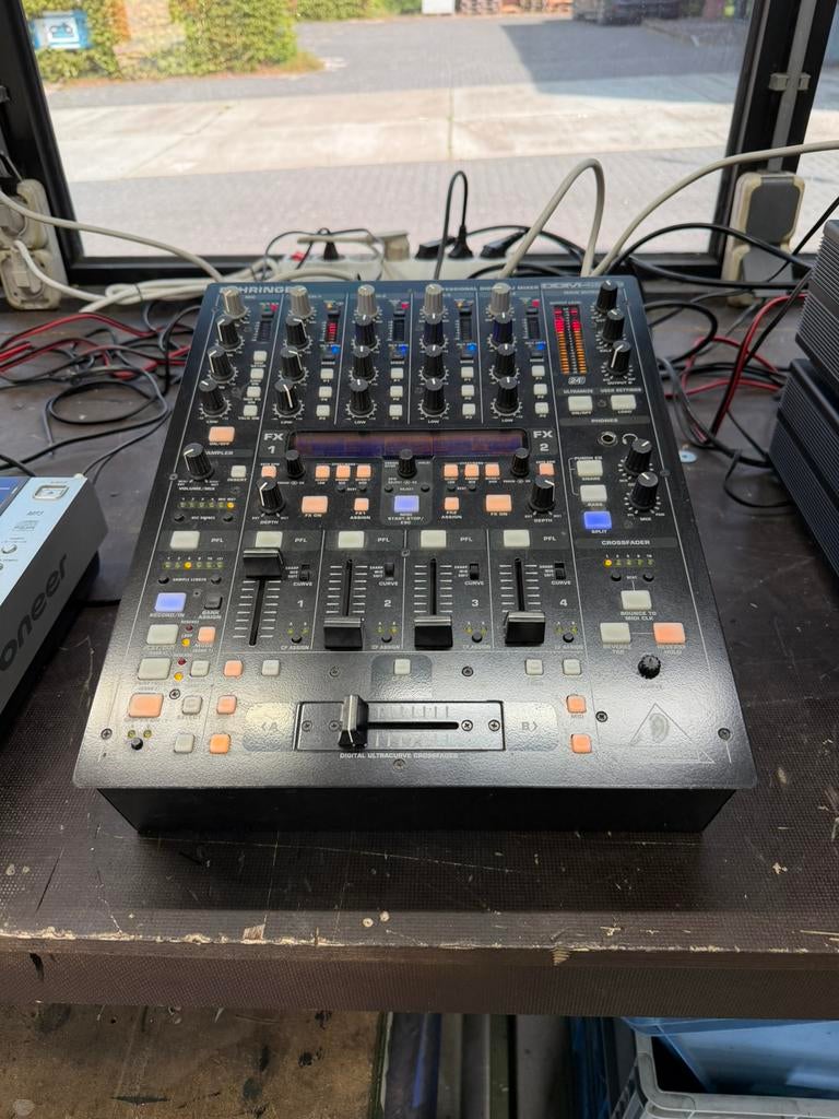 DJ mixer Behringer DDM4000, Ophalen of Verzenden, Zo goed als nieuw