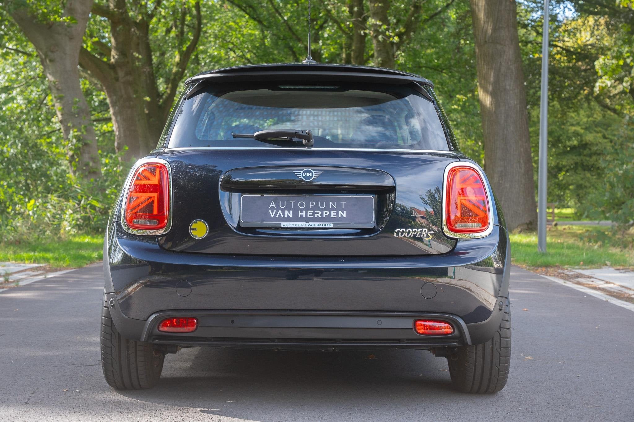 MINI Electric Classic 33 kWh LEDER | CARPLAY | STOELVERW | S, Auto's, Dealer onderhouden, Gebruikt, 33 kWh, Mini Electric