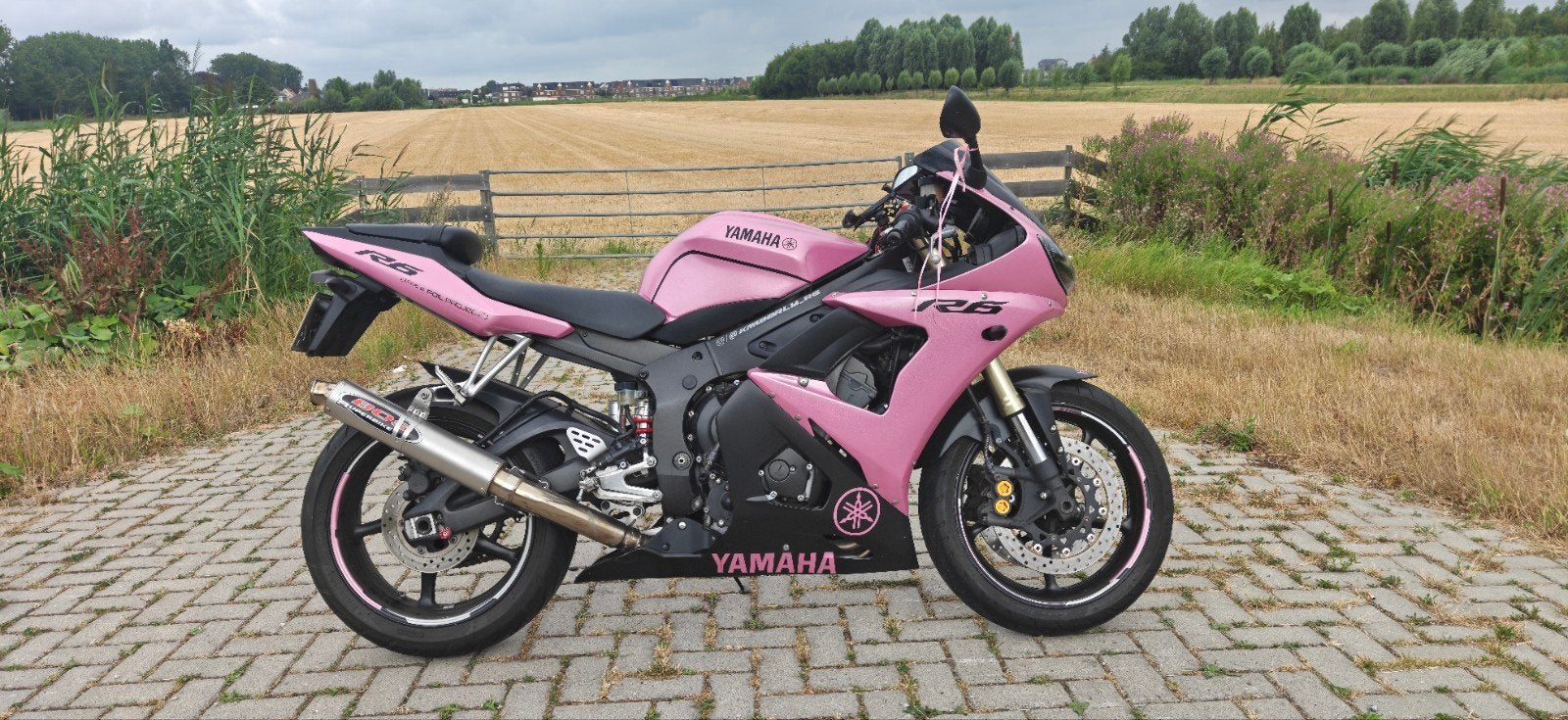 Yamaha R6 uit 2005 - Roze gewrapt (origineel rood), Sportuitlaat, 4 cilinders, Motorrijbewijs A, Super Sport