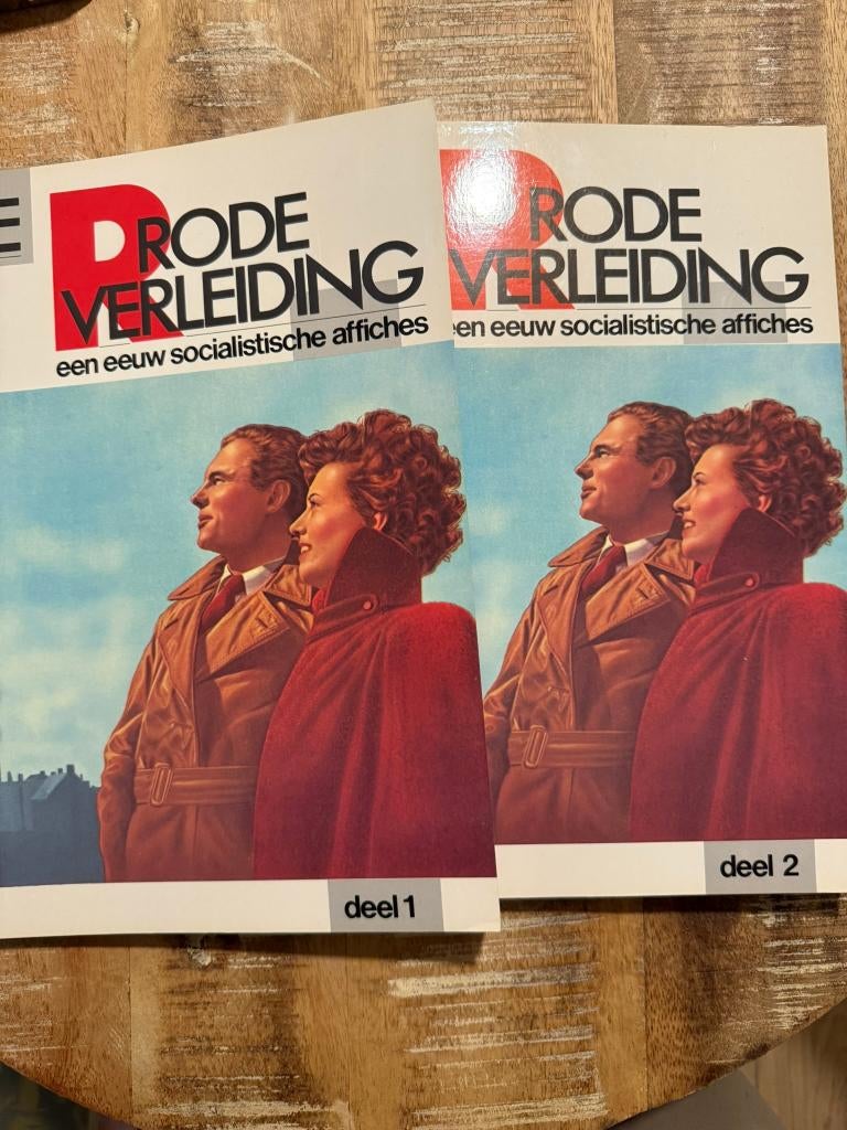 De rode verleiding, een eeuw socialistische affiches 2 dln, Europa, Maatschappij en Samenleving, Ophalen of Verzenden, Zo goed als nieuw