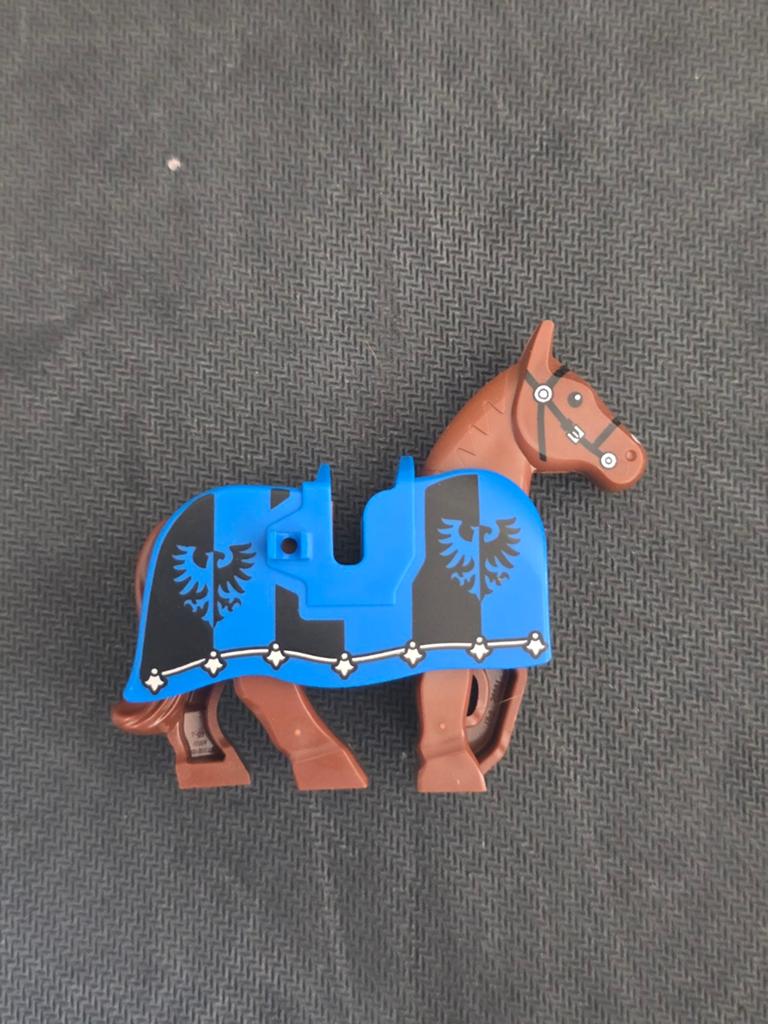 LEGO Kasteel Paard met Zadel - Bruin met Blauw Dekje, Kinderen en Baby's, Speelgoed | Duplo en Lego, Ophalen, Gebruikt, Lego, Accessoire
