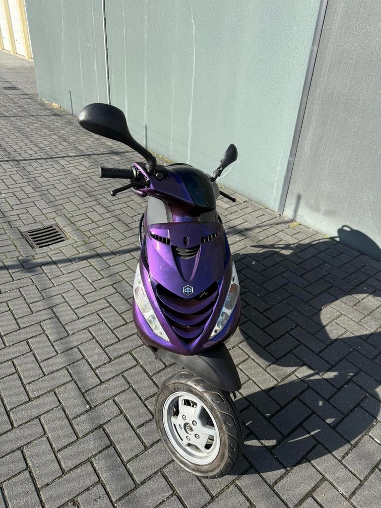 Piaggio zip 4takt betrouwbaar !, Fietsen en Brommers, Ophalen, Zip, Zo goed als nieuw, Benzine