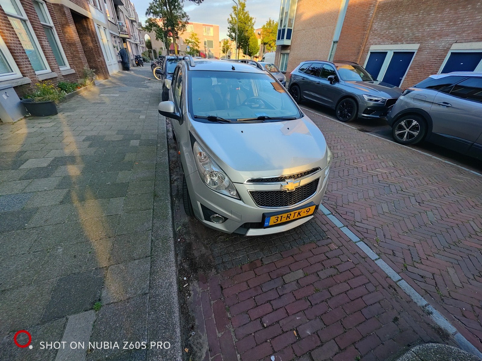Chevrolet Spark 16v 1.2 LT in zeer goede staat, Auto's, Voorwielaandrijving, Zwart, 4 cilinders, Origineel Nederlands