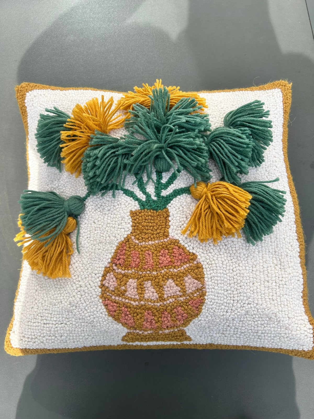 Kussen met franjes - Zo goed als nieuw (40x40 cm), Ophalen of Verzenden, Zo goed als nieuw, Overige kleuren, Vierkant
