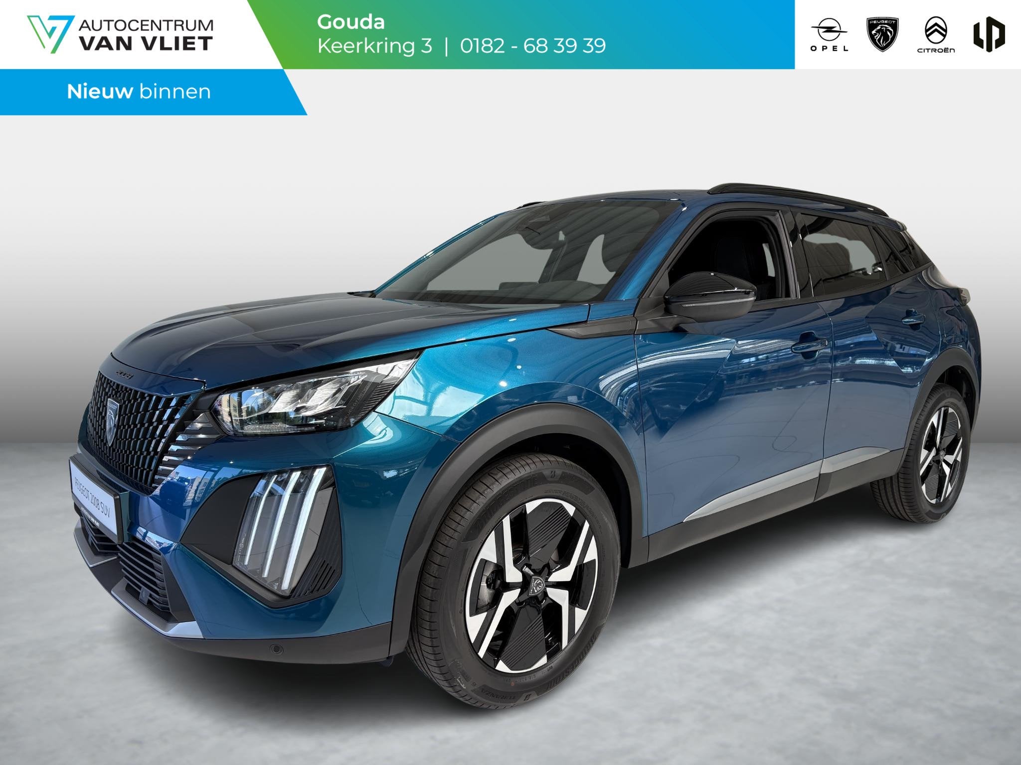Peugeot 2008 1.2 Hybrid 145 Allure, Euro 6, 1199 cc, Blauw, Leder en Stof