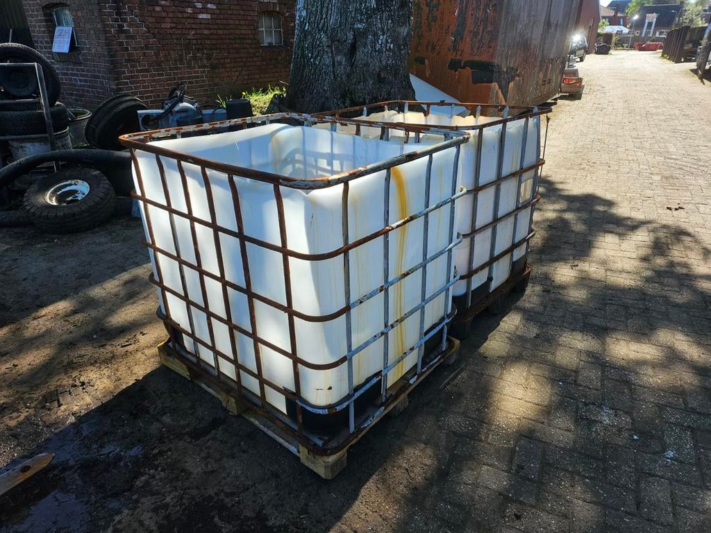 2x ibc vat boven openzijde, Ophalen, Zo goed als nieuw