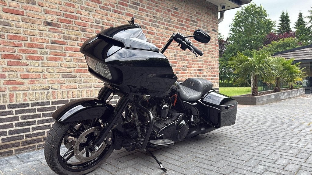 Harley Davidson 103 FLTRXS Road Glide Special Blackout CVO A, Motoren, Motoren | Harley-Davidson, Laan van Vredenoord 33
2289 DA  Rijswijk, NL