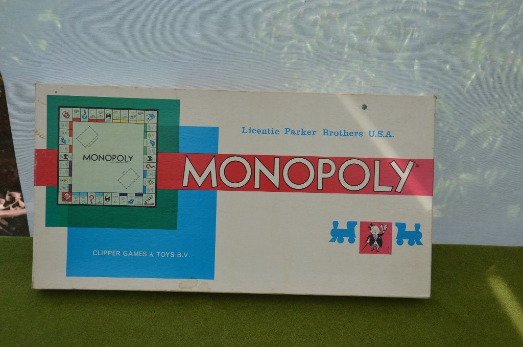 Vintage Monopoly bordspel witte lange doos Clipper 1961, Hobby en Vrije tijd, Gezelschapsspellen | Bordspellen, Vijf spelers of meer