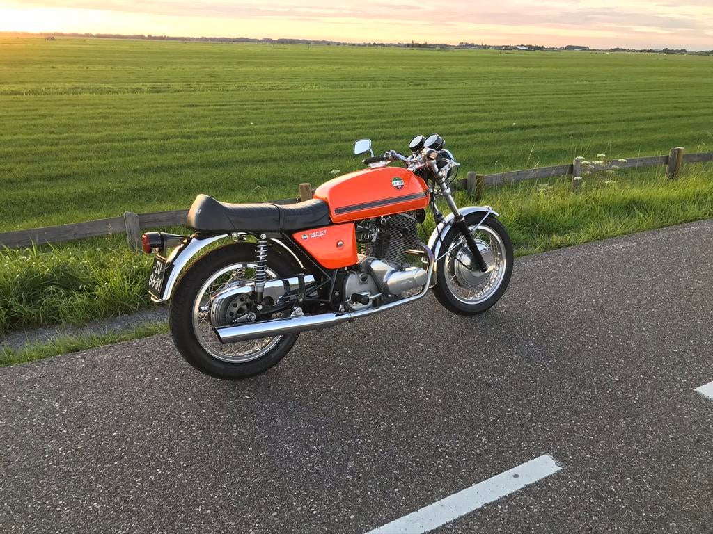 Laverda 750SF 1972 + BMW R60 1968, Motoren, Motoren | Oldtimers, Cardan-aandrijving, 2 cilinders, Gebruikt, Toermotor