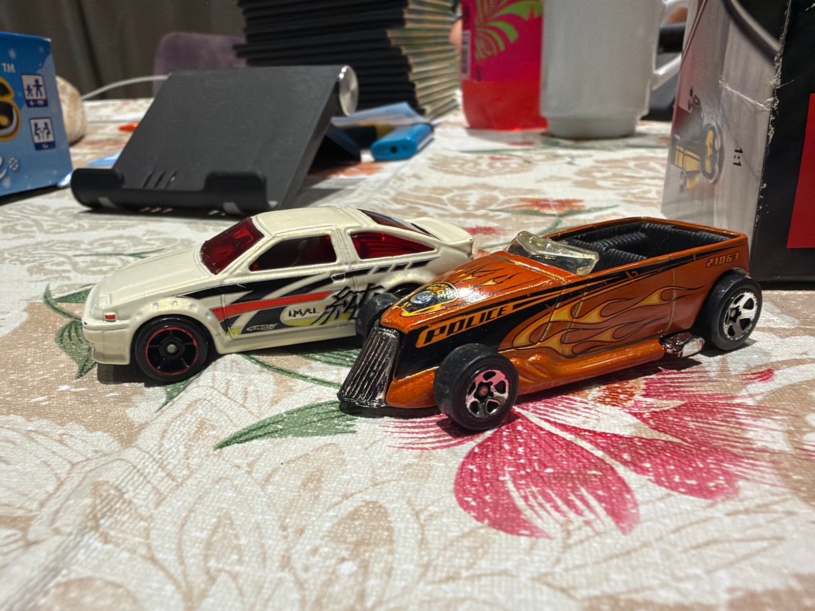 Hot Wheels: Toyota AE-86 Corolla en Phaeton, Ophalen of Verzenden, Gebruikt