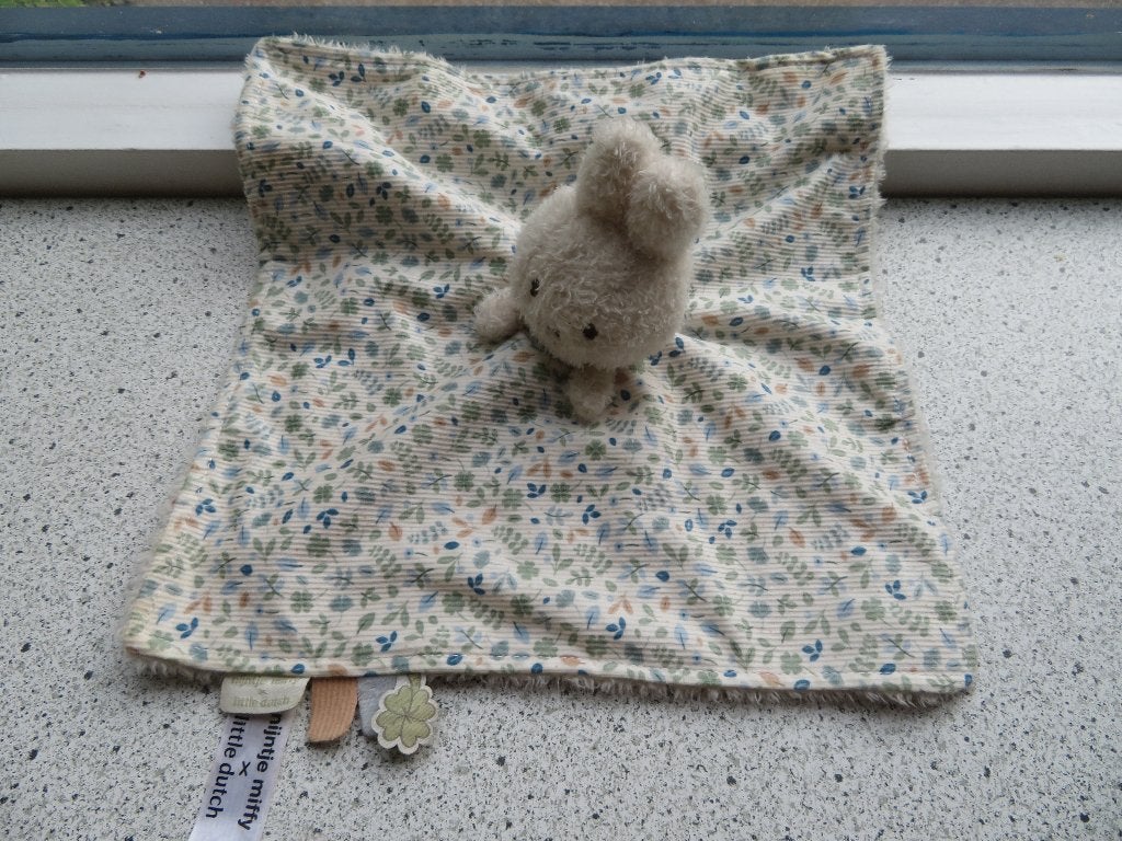 Knuffeldoek Nijntje Miffy merk Little Dutch gebloemd blauw, Little Dutch, Konijn, Ophalen of Verzenden, Zo goed als nieuw
