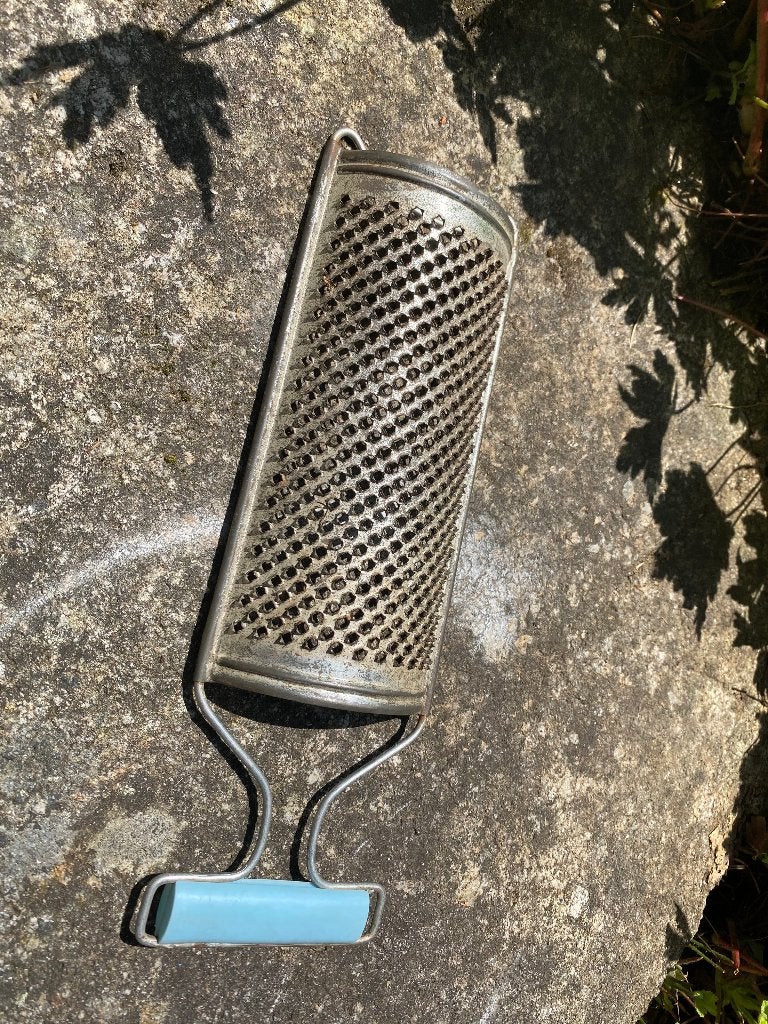 Brocante, vintage rasp met kunststof handvat, Antiek en Kunst, Curiosa en Brocante, Ophalen of Verzenden