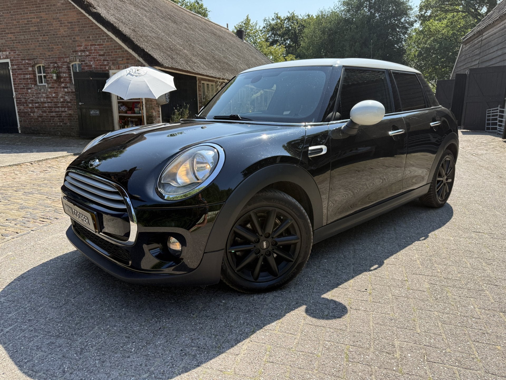 MINI Mini 1.5 Cooper Pepper. ,JCW int ! multi media,cruise., 136 pk, Zwart, Bedrijf, Handgeschakeld