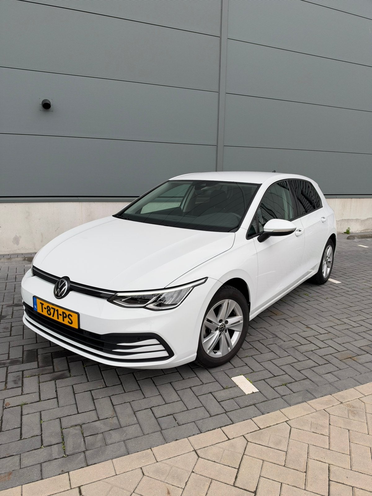 Volkswagen Golf 1.0 TSI 110pk 2023 Wit, Stof, Zwart, 620 kg, Wit