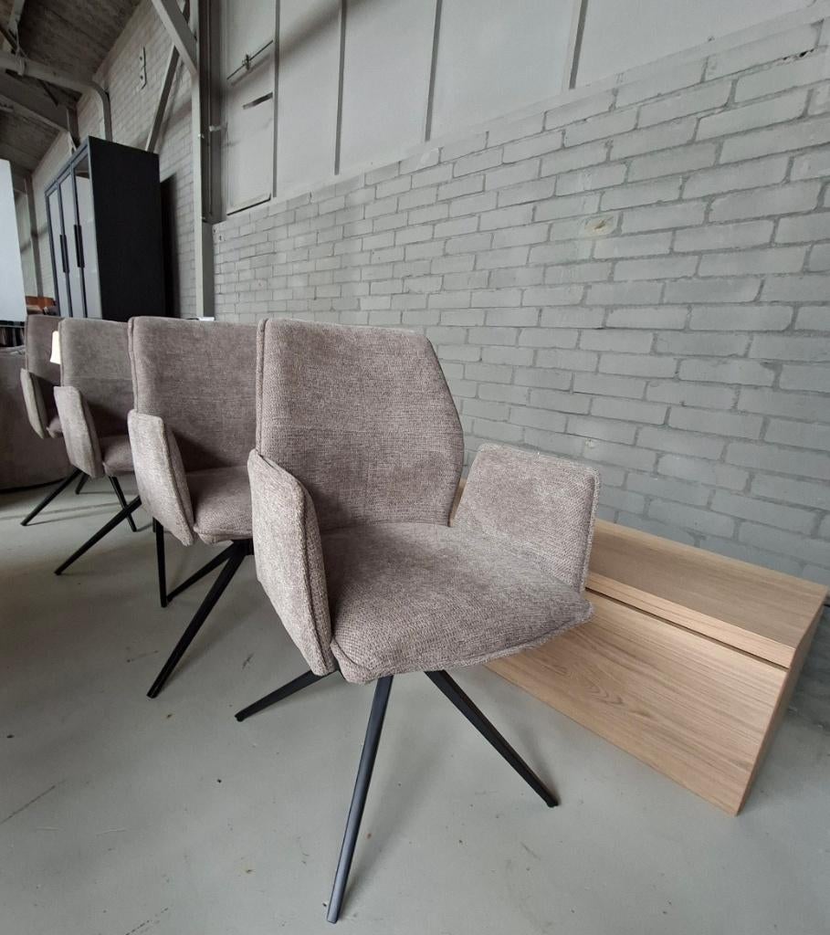 Set van 4 Harley stoelen in Mito liver nu eenmalig €299,-, Ophalen, Zwart, Nieuw, Vier