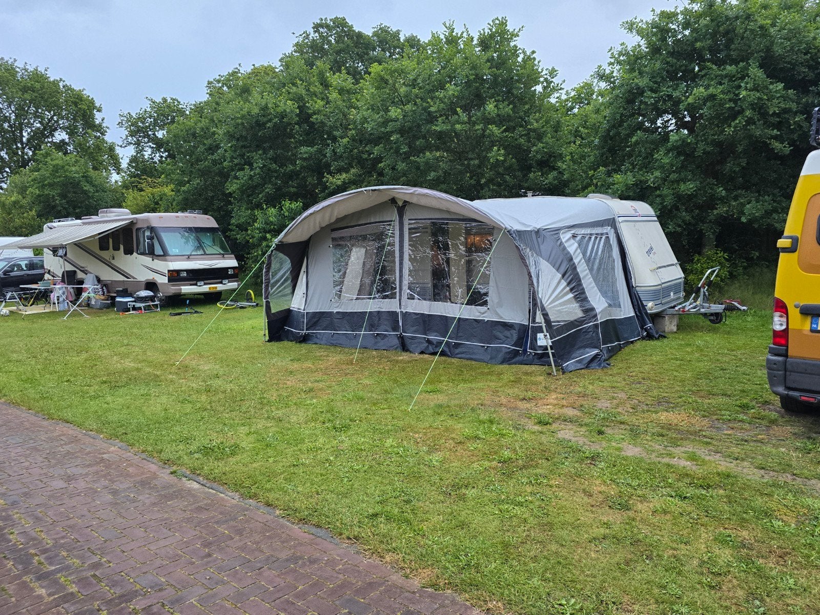 lange TEC Travel King 530, douche, kachel, fransbed, stapelb, Caravans en Kamperen, T.E.C., Kachel, Lengtebed, Treinzit
