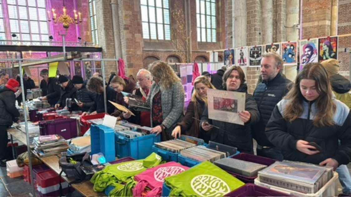 Foto 6 van De Platenbeurs Agenda Vinyl vinden begint hier