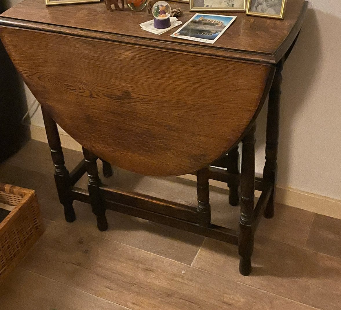 Antieken Engelse hangoortafel, Ophalen