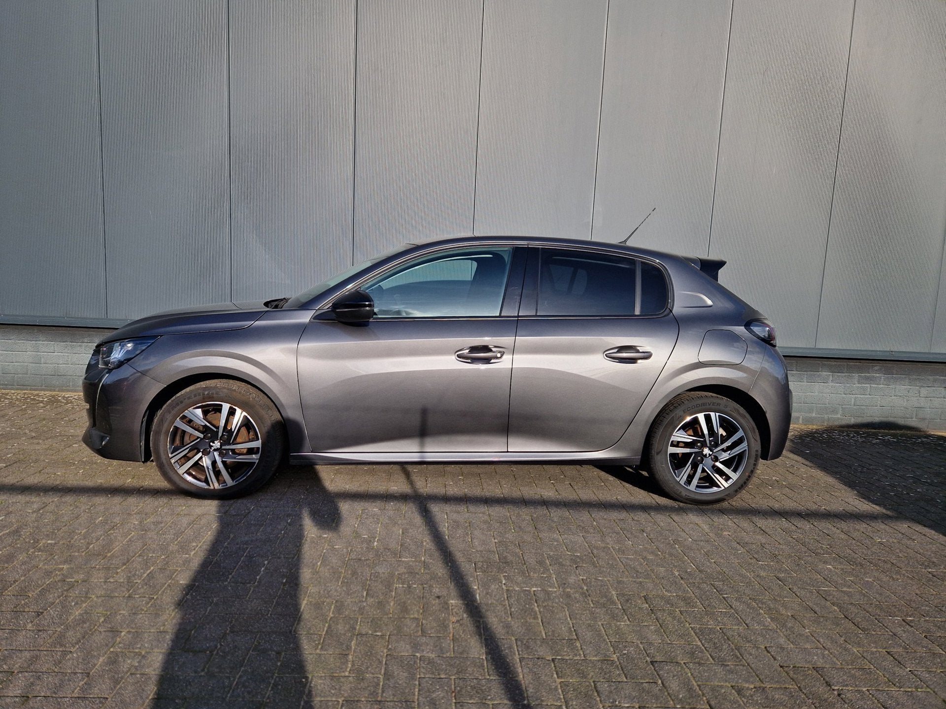 Peugeot 208 1.2 EAT8 100PK Allure /1e eig/I cockpit/Adap Cru, Gebruikt, Zwart, Leder en Stof, Automatische klimaatregeling