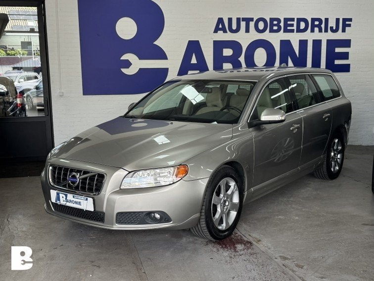 Volvo V70 2.0T Momentum, Euro 5, Beige, Handgeschakeld, 203 pk