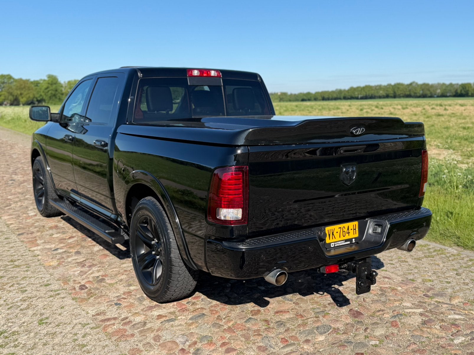 Dodge RAM SPORT 2014 5.7 Hemi LPG lage catalogus waarde, Automaat, 5654 cc, Zwart, USB