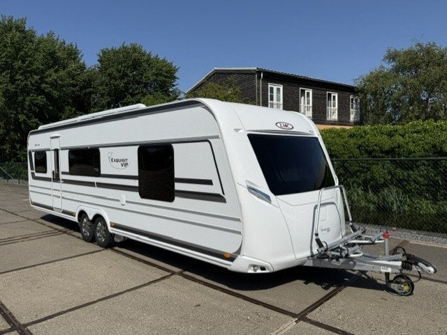 LMC Exquisit 695 VIP 2018 Tandemasser 2500KG FULL OPTIONS, Rondzit, 7 tot 8 meter, Particulier, Tot en met 5