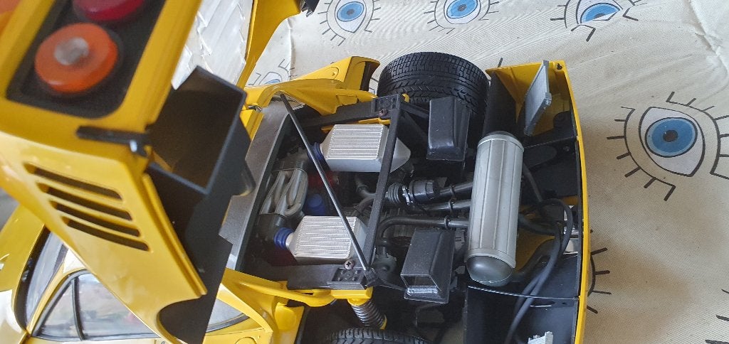 Pocher Ferrari F40 geel, Ophalen, Auto