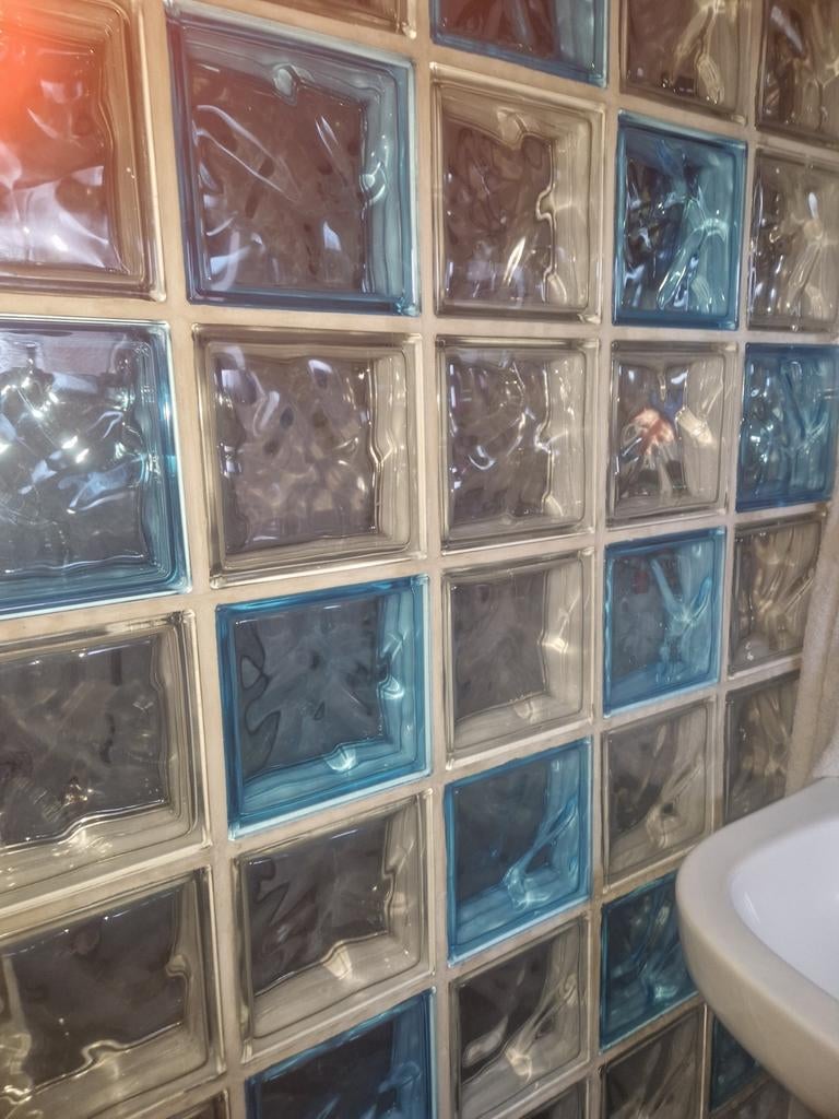 17x Glazen bouwsteen golvend turqouise, Doe-het-zelf en Verbouw, Glas en Ramen, Ophalen of Verzenden, Minder dan 80 cm, Glasplaat