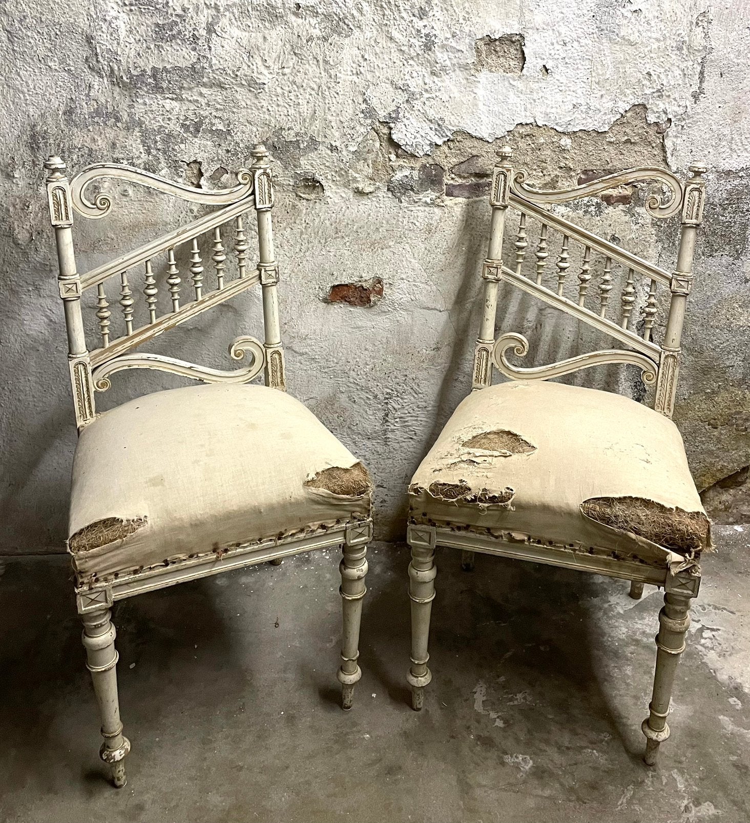 Brocante oude Franse houten stoeltjes / stoelen, Ophalen