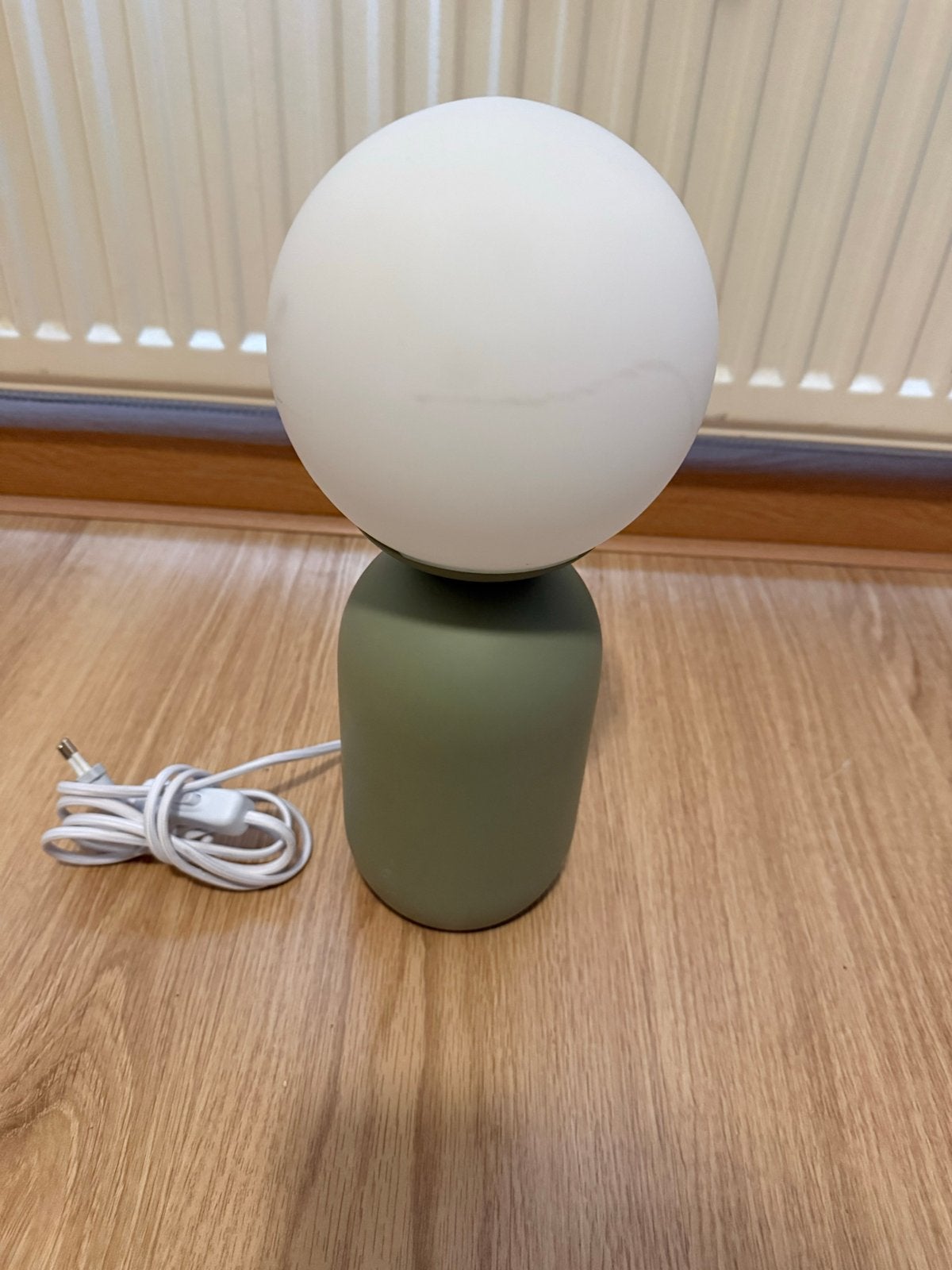 Moderne tafellamp met bolvormige kap - Groen/Wit, Met schakelaar, Groen, Ophalen of Verzenden, Modern