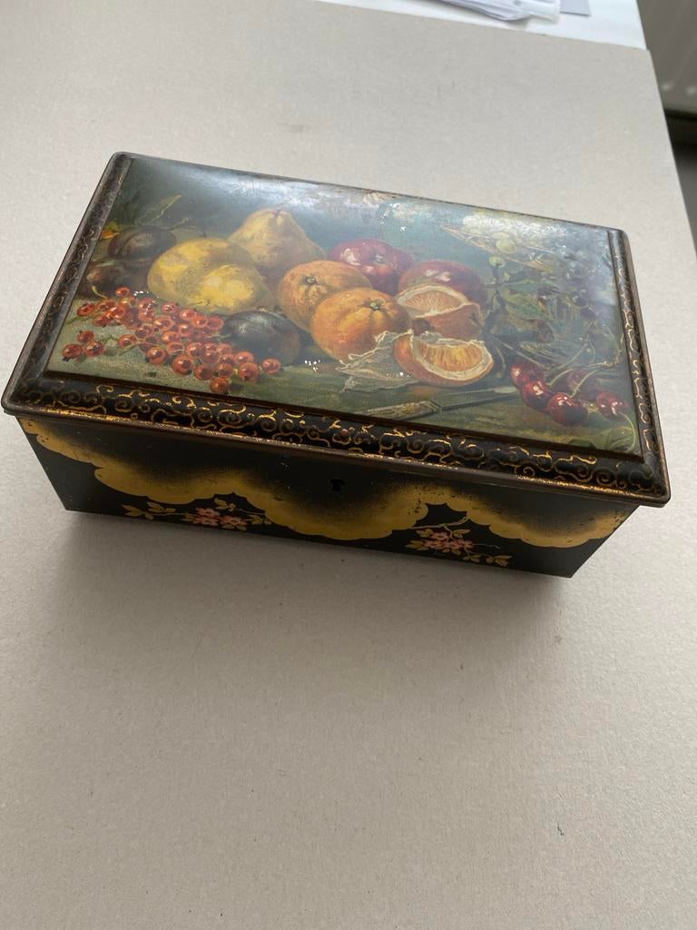 Antieke Koekentrommel met Fruitdecoratie - Vintage Blik, Ophalen of Verzenden
