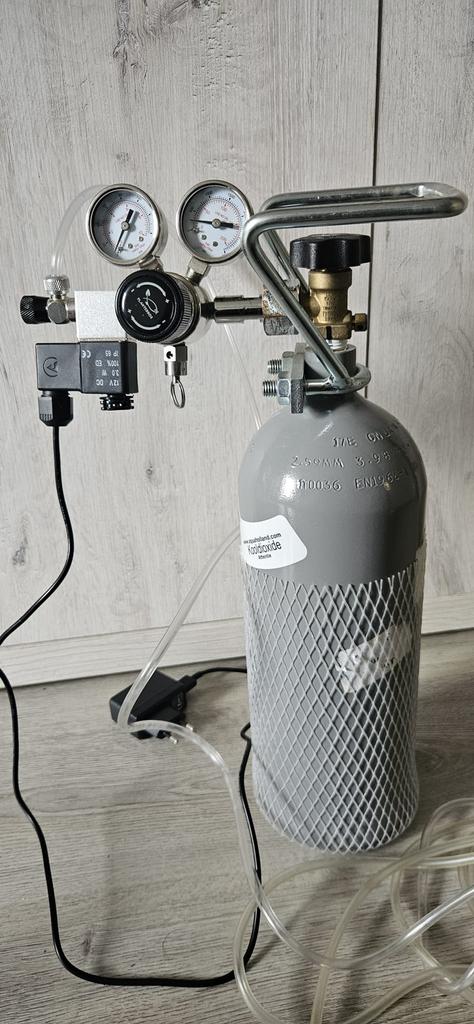 Co2 set aquarium 2kg, Dieren en Toebehoren, Ophalen of Verzenden, Zo goed als nieuw