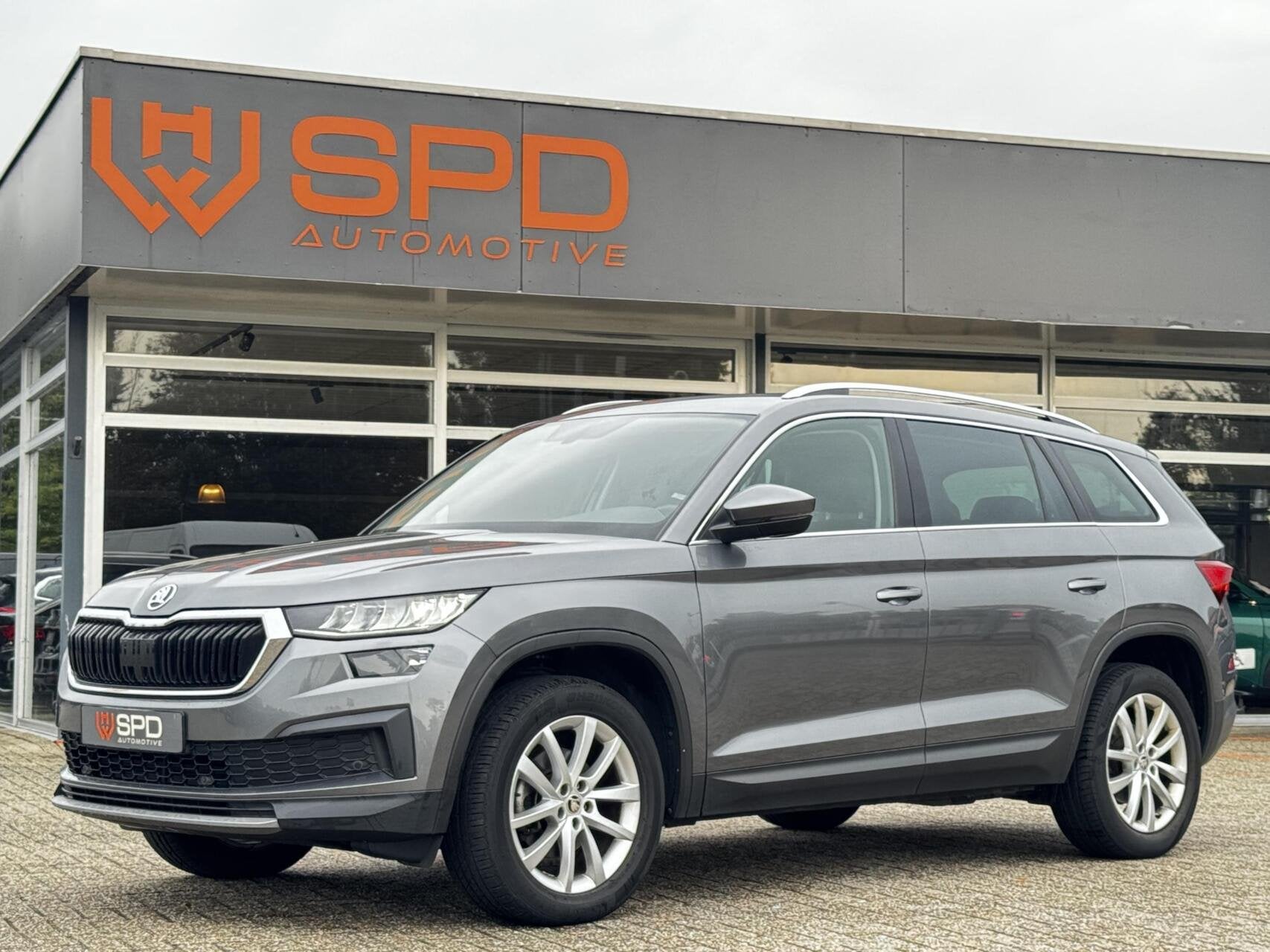 Skoda Kodiaq 1.5 TSI Business BTW|CAM|Carplay|LED|DSG|Keyles, Auto's, 4 cilinders, 150 pk, Leder en Stof, 1499 kg
