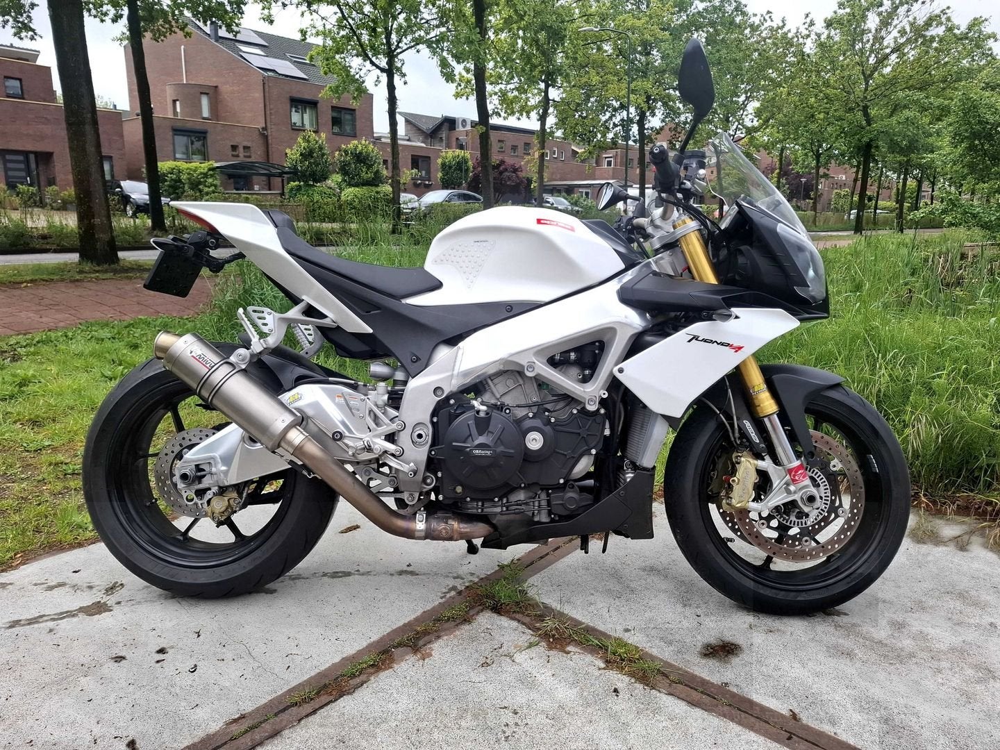 APRILIA TUONO V4 ABS (2014), 4 cilinders, Motorrijbewijs A, Bedrijf, Onbekend
