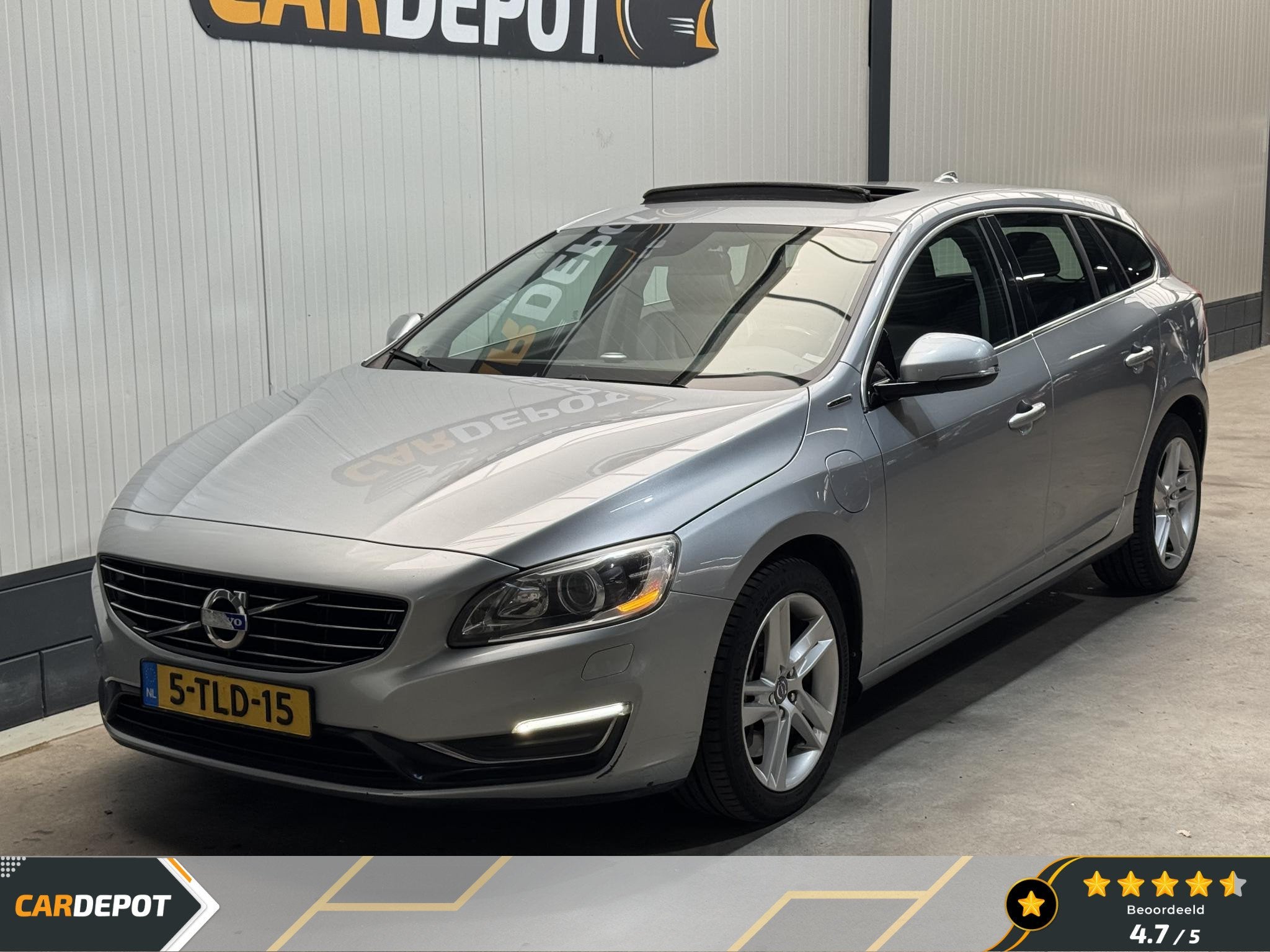 Volvo V60 2.4 D6 AWD Plug-In Hybrid Summum Super Netjes Pano, Auto's, Automaat, Vierwielaandrijving, 11 kWh, Te koop